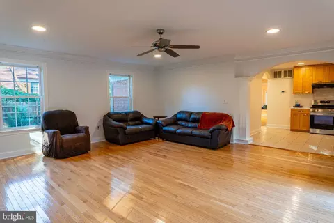 Living - 5409 Easton Dr, Springfield, VA 22151 photo 6 of 7