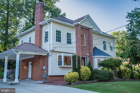 Exterior - 5409 Easton Dr, Springfield, VA 22151 photo 8 of 9