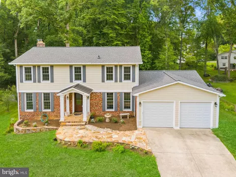 5110 Holden St, Fairfax, VA 22032
