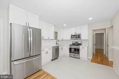 Kitchen - 8624 Parliament Dr, Springfield, VA 22151 photo 2 of 3