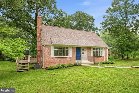 Exterior - 8624 Parliament Dr, Springfield, VA 22151 photo 4 of 13