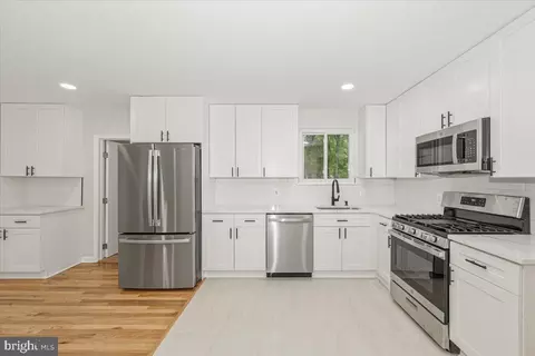 Kitchen - 8624 Parliament Dr, Springfield, VA 22151 photo 1 of 3