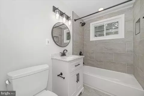 Bath - 8624 Parliament Dr, Springfield, VA 22151 photo 2 of 3