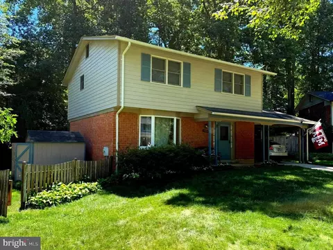 9809 Bacon Ct, Fairfax, VA 22032