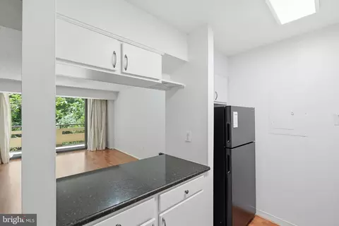 Kitchen - 1808 Old Meadow Rd #503, Mclean, VA 22102 photo 3 of 4