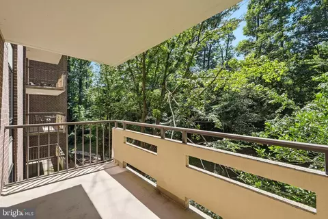 Exterior - 1808 Old Meadow Rd #503, Mclean, VA 22102 photo 2 of 2