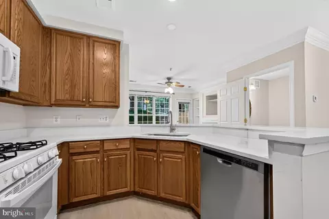 2293 Village Crossing Rd, Falls Church, VA 22043