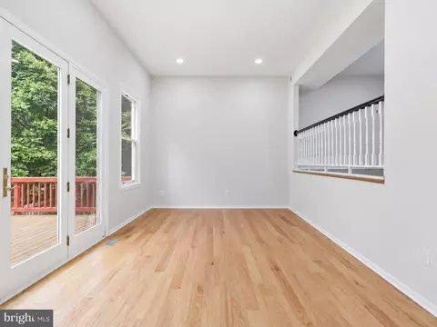 Living - 8398 Uxbridge Ct, Springfield, VA 22151 photo 3 of 4