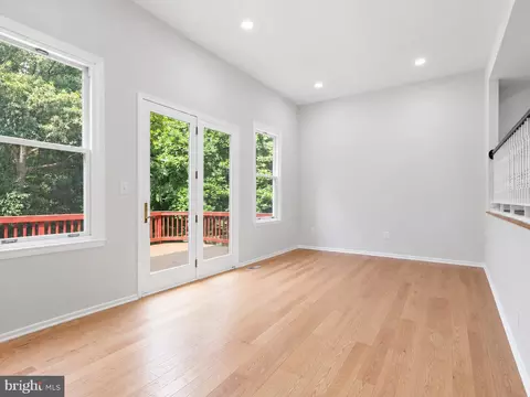 Living - 8398 Uxbridge Ct, Springfield, VA 22151 photo 2 of 4