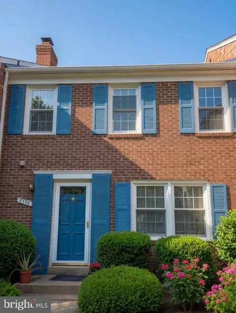 8398 Uxbridge Ct, Springfield, VA 22151
