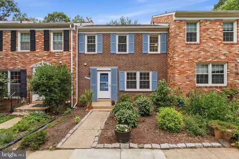 Exterior - 8398 Uxbridge Ct, Springfield, VA 22151 photo 8 of 9