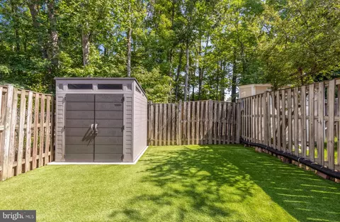 Exterior - 8100 Loving Forest Ct, Springfield, VA 22153 photo 5 of 7