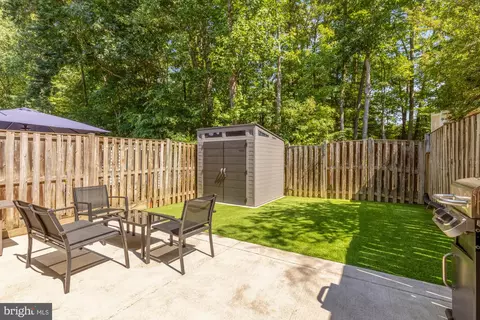 Exterior - 8100 Loving Forest Ct, Springfield, VA 22153 photo 4 of 7