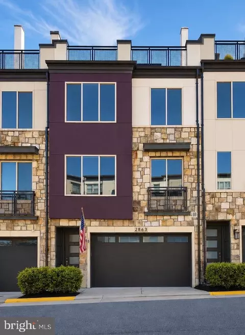 2863 Lowen Valley Rd, Alexandria, VA 22303