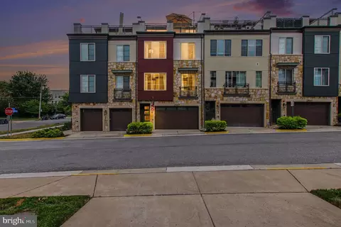 2863 Lowen Valley Rd, Alexandria, VA 22303
