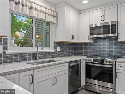 1428 Yellowwood Ct, Reston, VA 20190