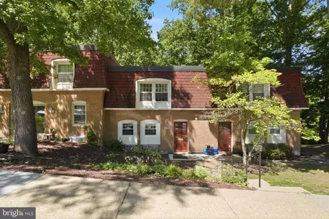 5910 Prince James Dr #74, Springfield, VA 22152