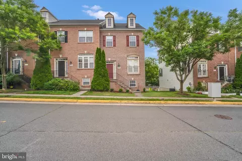 4579 Derring Ln, Fairfax, VA 22030