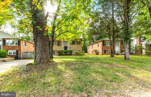 Exterior - 1644 La Salle Ave, Mclean, VA 22102 photo 2 of 11
