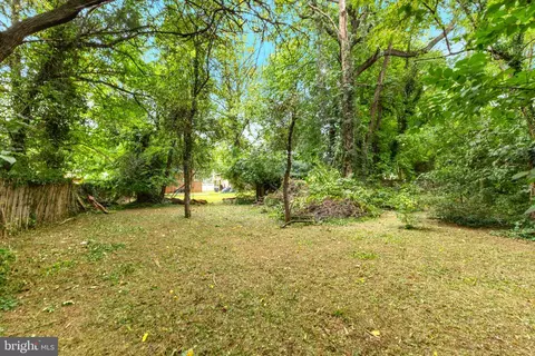 Exterior - 1644 La Salle Ave, Mclean, VA 22102 photo 6 of 11