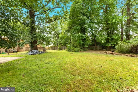 Exterior - 1644 La Salle Ave, Mclean, VA 22102 photo 10 of 11