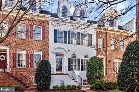 8847 Ashgrove House Ln, Vienna, VA 22182