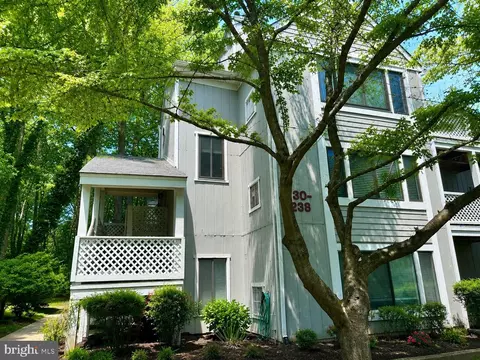 2238 Hunters Run Dr, Reston, VA 20191