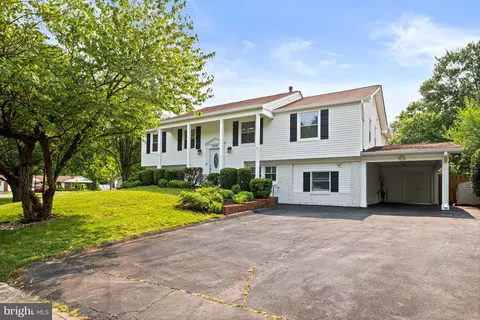 12840 Point Pleasant Dr, Fairfax, VA 22033