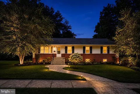7608 Salem Rd, Falls Church, VA 22043