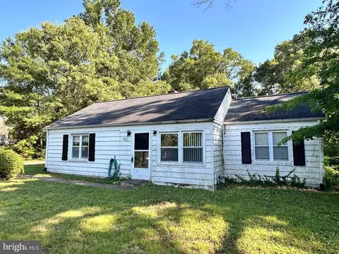 4113 Colonial Ave, Alexandria, VA 22309