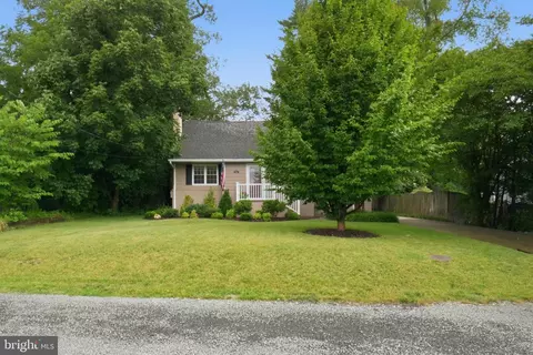 7002 Lee Park Ct, Falls Church, VA 22042