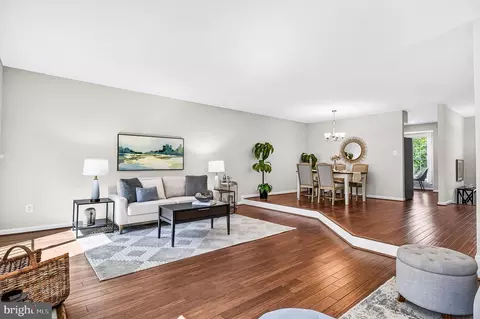 Living - 6433 English Ivy Ct, Springfield, VA 22152 photo 4 of 4