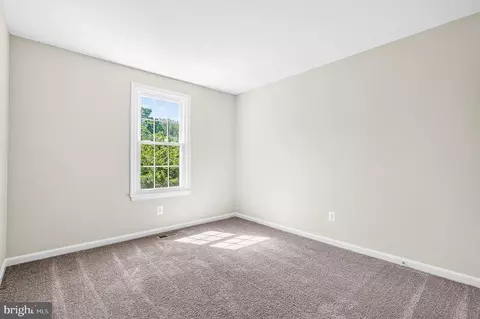 Bedroom - 6433 English Ivy Ct, Springfield, VA 22152 photo 3 of 7