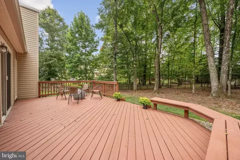 Exterior - 6552 Raftelis Rd, Burke, VA 22015 photo 4 of 9