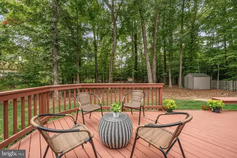 Exterior - 6552 Raftelis Rd, Burke, VA 22015 photo 2 of 9