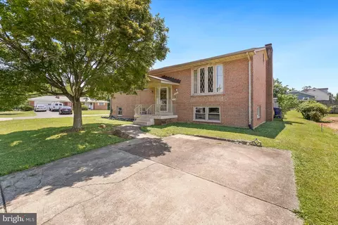 6629 Harriett, Falls Church, VA 22042