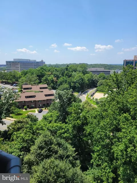 8370 Greensboro Dr #908, Mclean, VA 22102