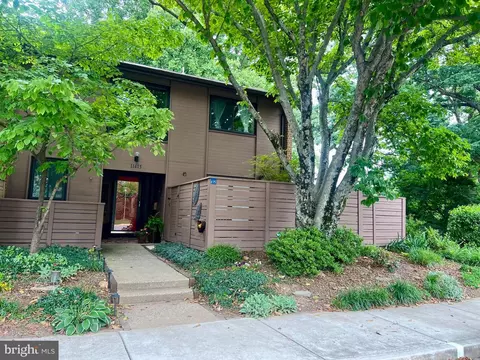 11615 Hunters Green Ct, Reston, VA 20191