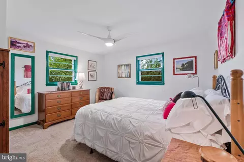 Bedroom - 1712 Birch Rd, Mclean, VA 22101 photo 6 of 7