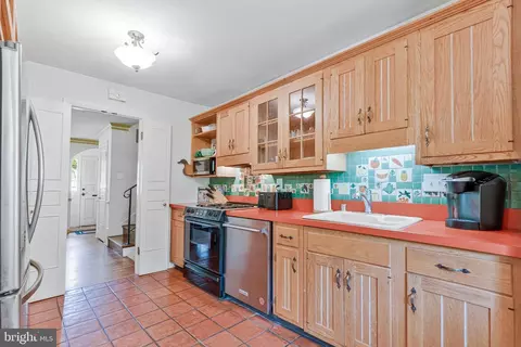 Kitchen - 1712 Birch Rd, Mclean, VA 22101 photo 4 of 5