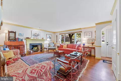 Living - 1712 Birch Rd, Mclean, VA 22101 photo 4 of 5