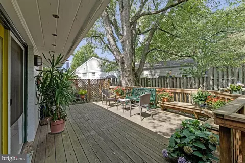 Exterior - 1712 Birch Rd, Mclean, VA 22101 photo 5 of 11