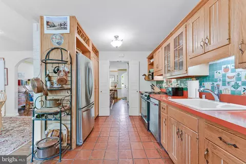 Kitchen - 1712 Birch Rd, Mclean, VA 22101 photo 3 of 5