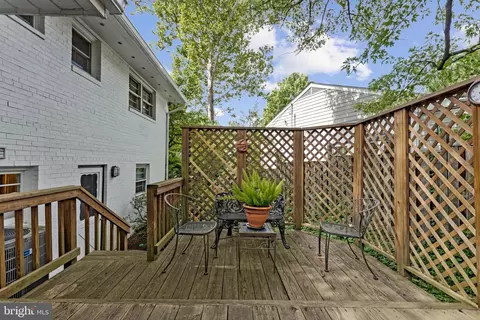 Exterior - 1712 Birch Rd, Mclean, VA 22101 photo 6 of 11