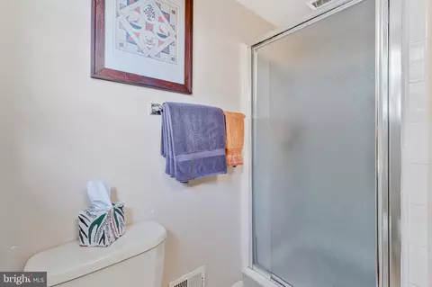 Bath - 1712 Birch Rd, Mclean, VA 22101 photo 6 of 6