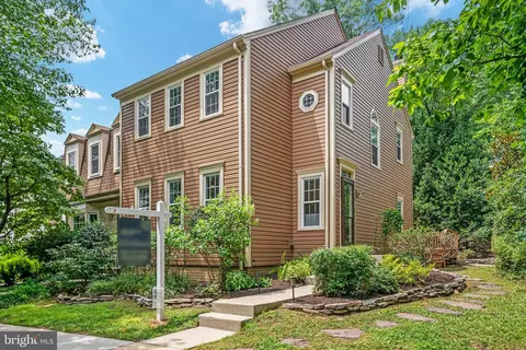 11980 Sentinel Point Ct, Reston, VA 20191