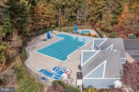 Exterior - 11980 Sentinel Point Ct, Reston, VA 20191 photo 1 of 9