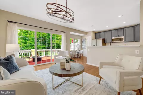 1982 Logan Manor Dr, Reston, VA 20190 photo 12