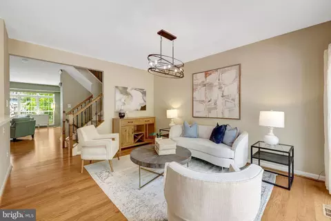1982 Logan Manor Dr, Reston, VA 20190 photo 14