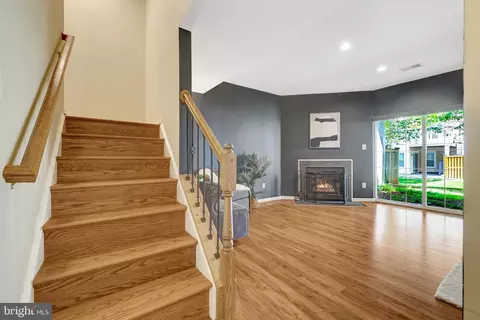 1982 Logan Manor Dr, Reston, VA 20190 photo 35